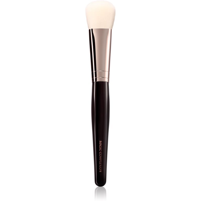 Charlotte Tilbury Magic Complexion Brush плоска четка за грим 1 бр.