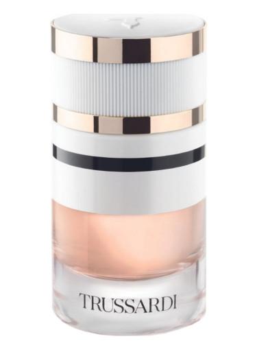 Trussardi Trussardi Trussardi Pure Jasmine Парфюмна вода за жени EDP - Дамски парфюм 30мл - Сравни цени от 5 магазина с безплатна доставка