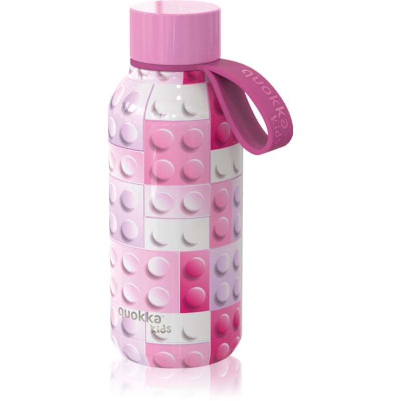 Quokka Solid Kids термобутилка със закачалка Pink Bricks