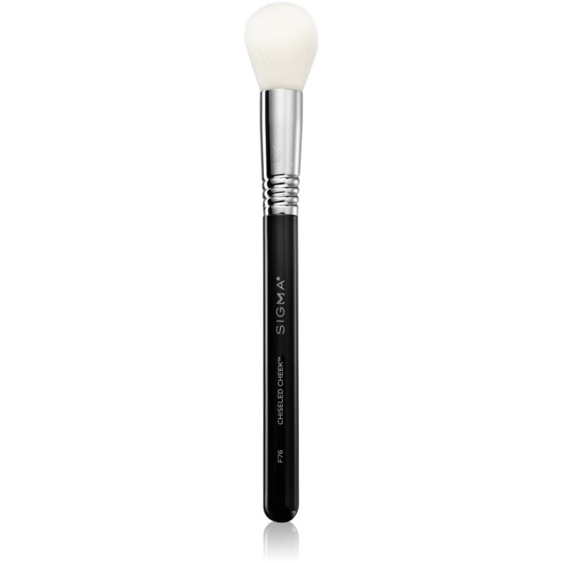Sigma Beauty Face F76 Chiseled Cheek™ пилинг за душ, преди нанасяне на продукт за тен